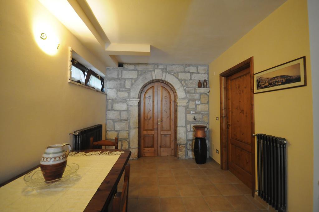 Casa Vacanze Il Castello Pescina Exterior foto