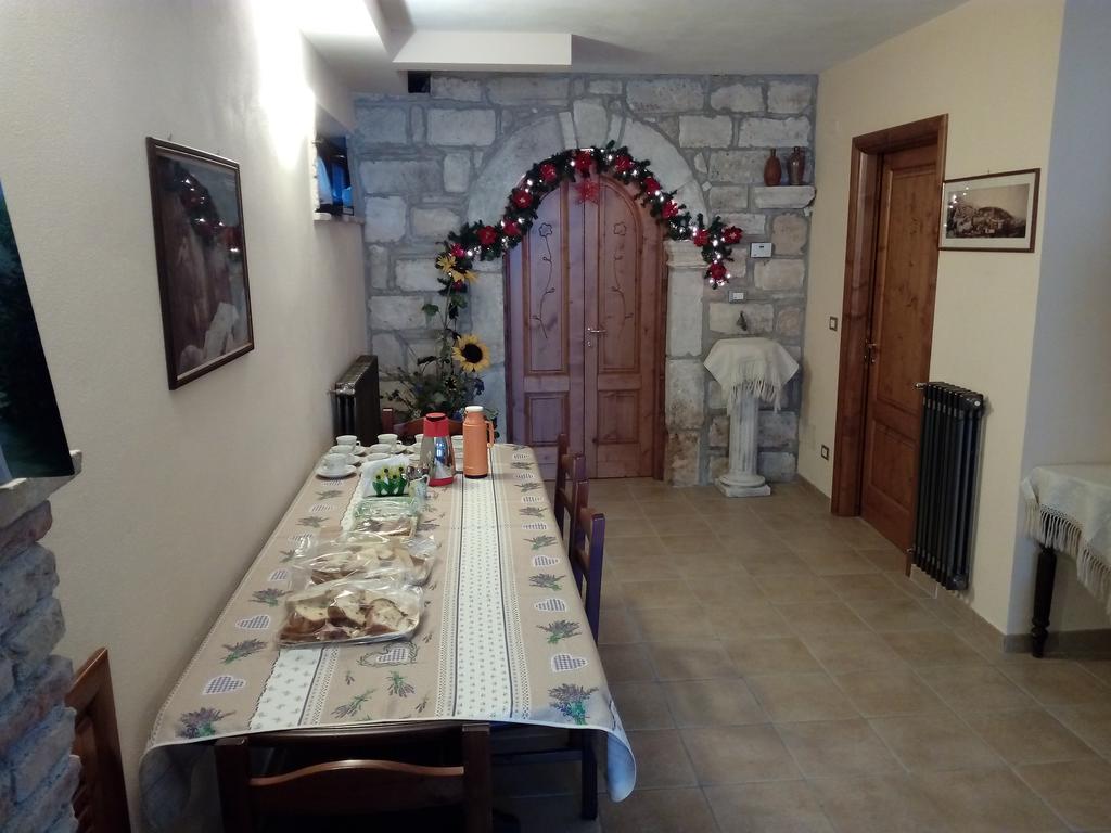 Casa Vacanze Il Castello Pescina Exterior foto